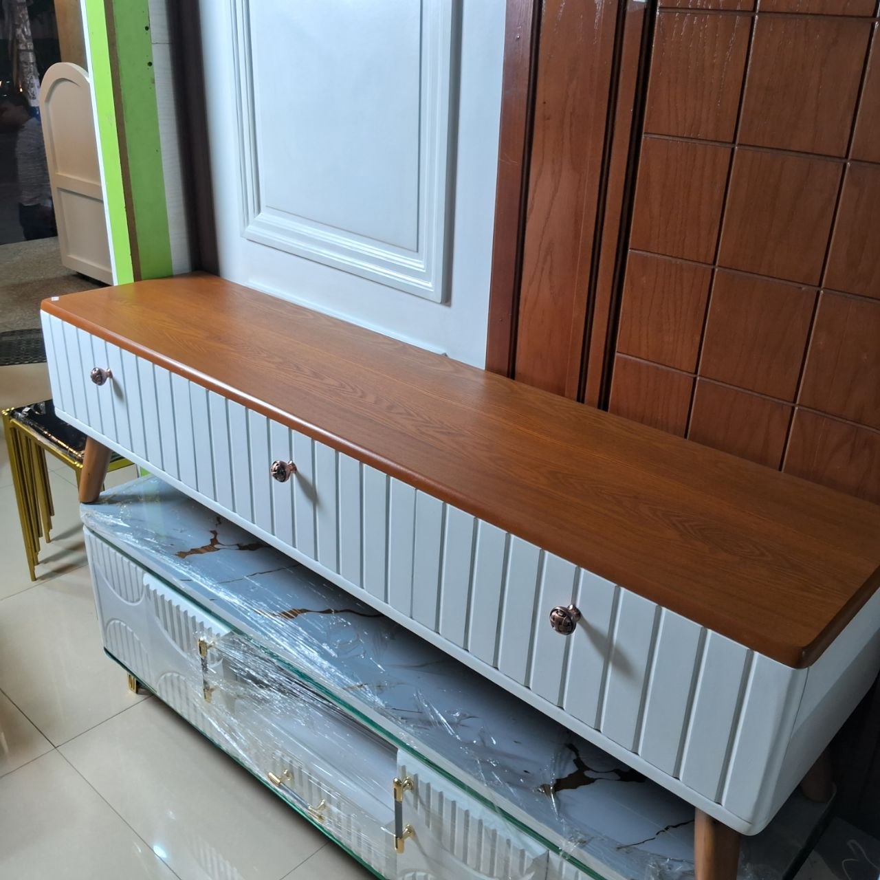 TV Stands — photo 3